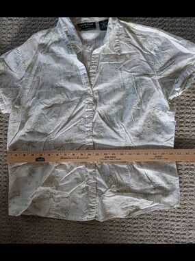 Lemon Grass Short Sleeve Button Up Shirt....ladies.....XL
